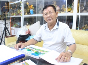 Nghệ Nhân U80 Và Bí Mật Phía Sau Đường Hoa Nguyễn Huệ